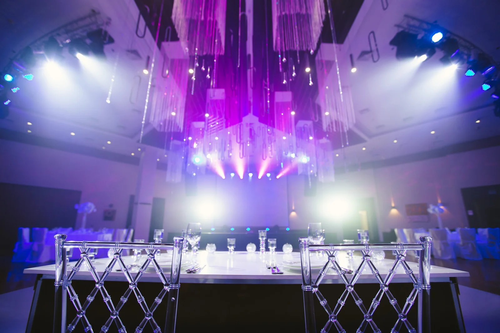 imgi_20_wedding-banquet-hall-decorated-with-orchids-and-cr-2025-01-10-20-32-37-utc-scaled (3)